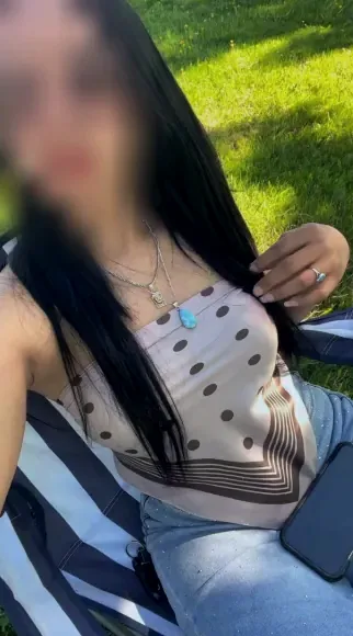 Amira, 25