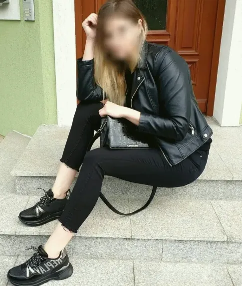 Camilla, 37