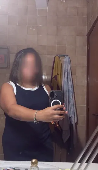 Caroline, 22