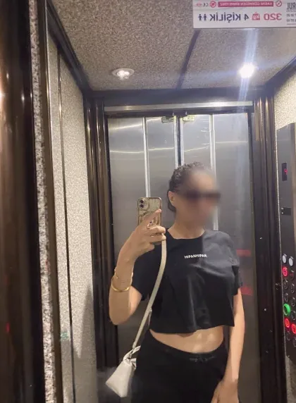 Celina, 33