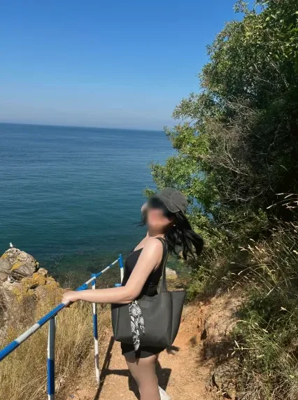 Emilia, 22
