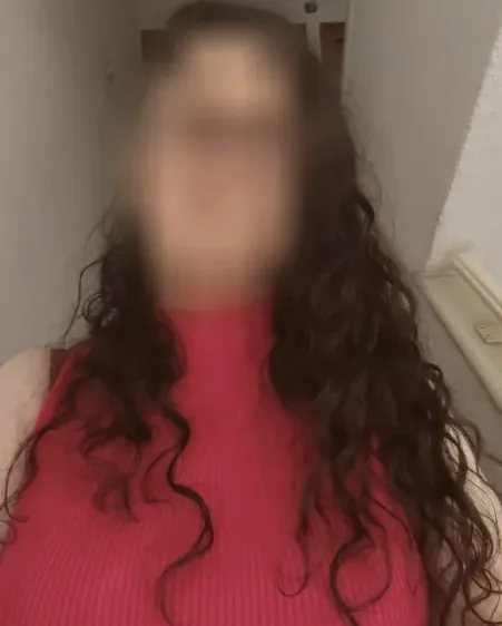 Emilia, 34