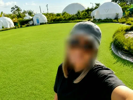 Emina, 35
