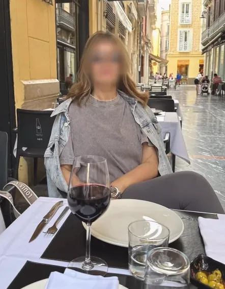 Ivana, 35