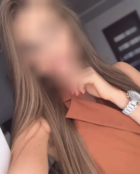 Karoline, 28