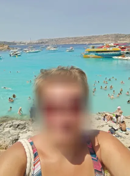 Laura, 40