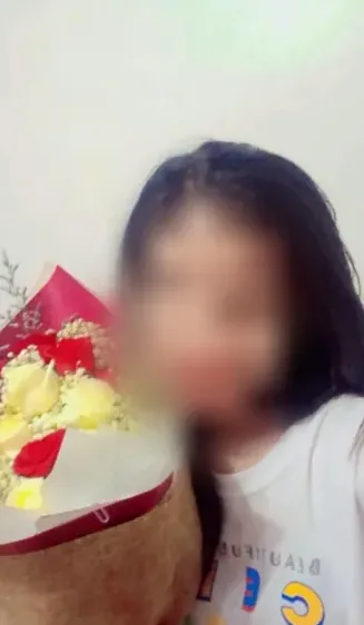 Marianne, 23