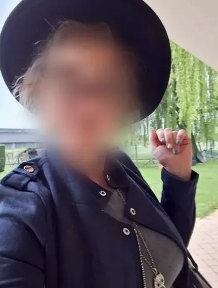 Molly, 33