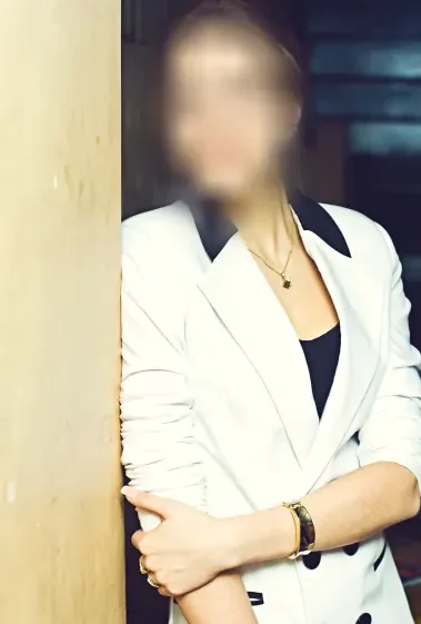 Rosa, 30