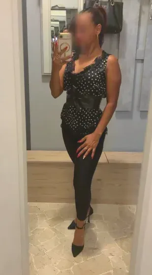 Selma, 36